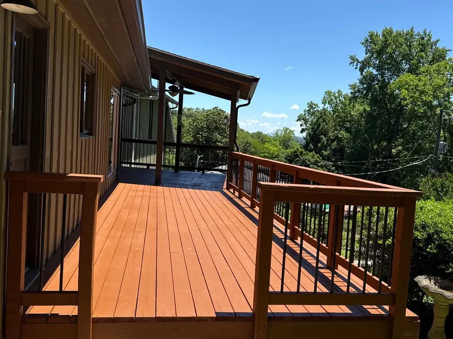 Deck staining Chattanooga